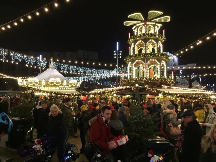 Katowice: Jarmark Bożonarodzeniowy. Tak było 16 grudnia
