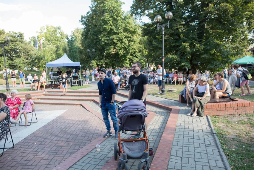 New People wystąpili w niedzielę na placu Wolności w...