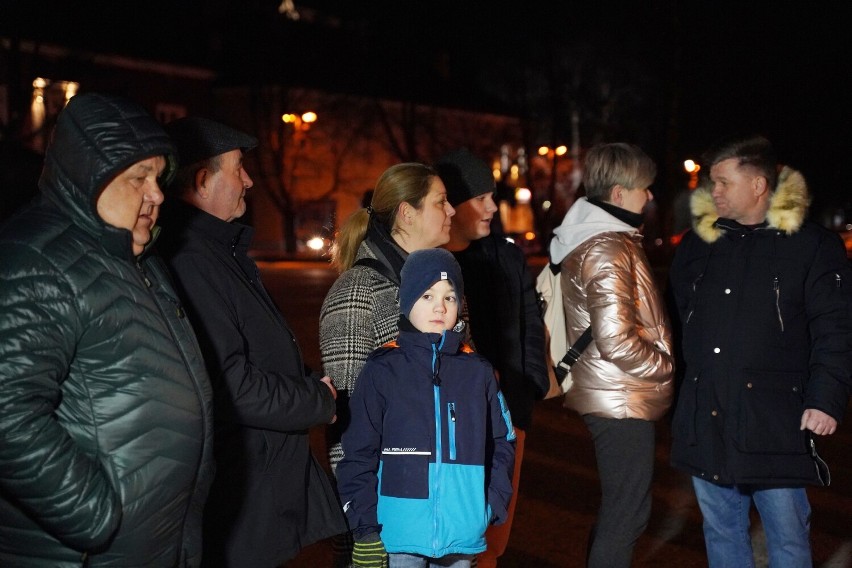 Jasło solidarne z narodem ukraińskim. Mieszkańcy regionu zgromadzili się na rynku