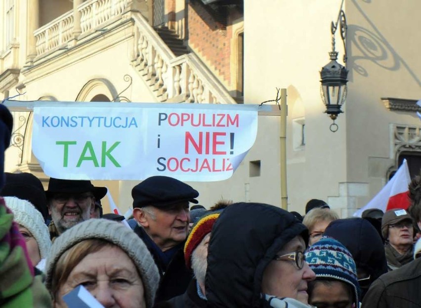 Manifestacja KOD w Krakowie [ZDJĘCIA, WIDEO]