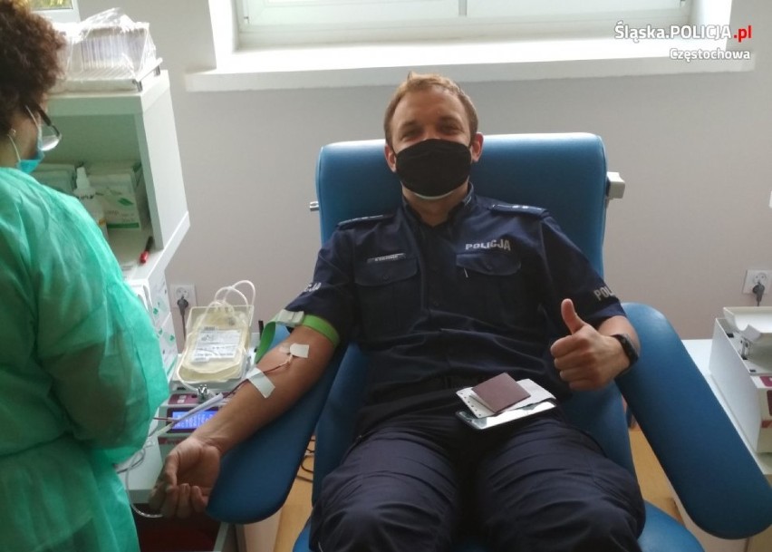 Częstochowscy policjanci oddawali honorowo krew ZDJĘCIA