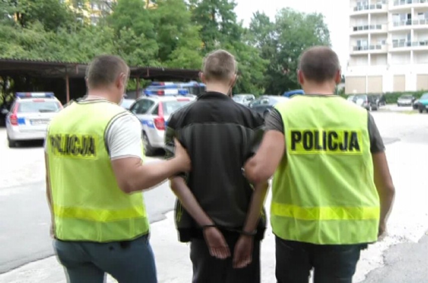 Toruń: Narkotyki w samochodzie i mieszkaniu [ZDJĘCIA]