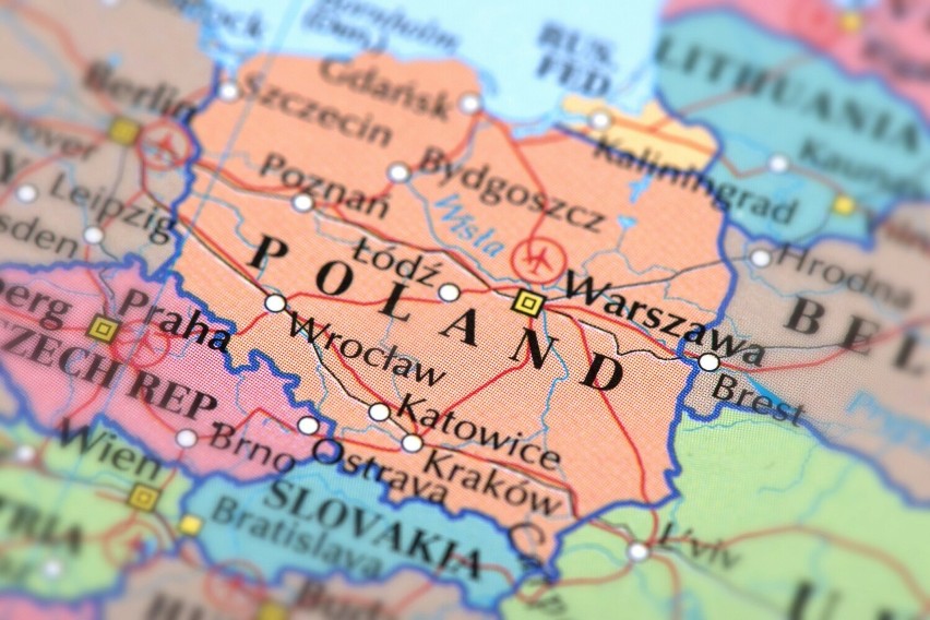 Współczesna Polska ma 312 696 km kwadratowych powierzchni....