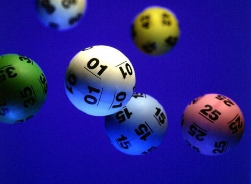 W Zduńskiej Woli padła szóstka w Lotto. To czwarty milioner w Zduńskiej Woli
