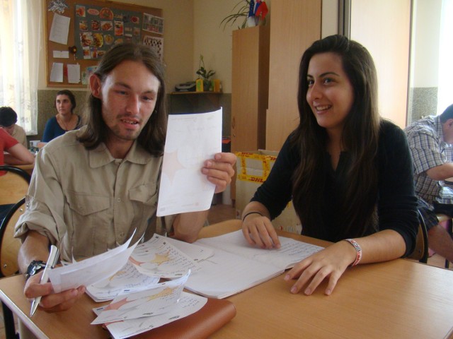 Mateusz Połeć wykorzystuje czas spędzany w "Gnieździe" na naukę z brazylijską studentką
