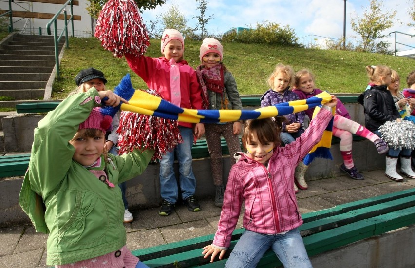 Arka Gdynia zagrała z dziećmi z okazji Dnia Chłopaka [ZDJĘCIA, WIDEO]