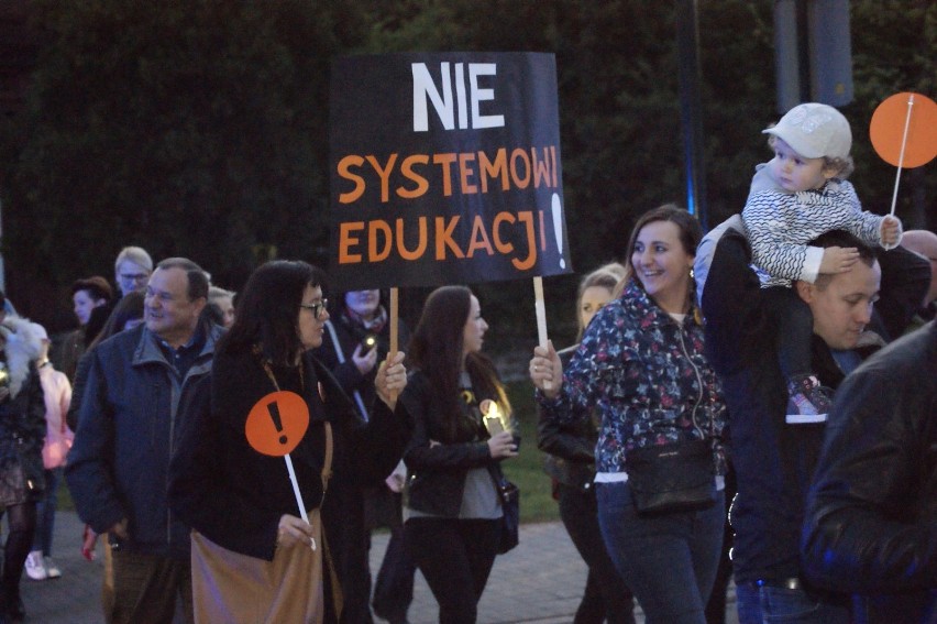Kolejny wiec poparcia dla nauczycieli w Grodzisku Wielkopolskim! [ZDJĘCIA]