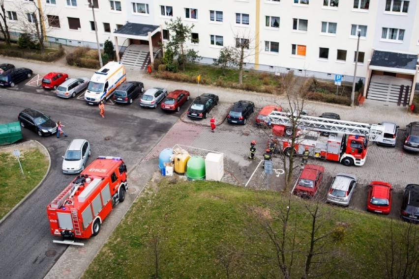 36- latek chciał skoczyć z dachu budynku w Jastrzębiu -...