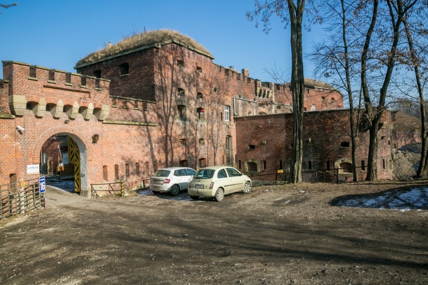 14.02.2017 krakow  
 fort luneta warszawska front murator...