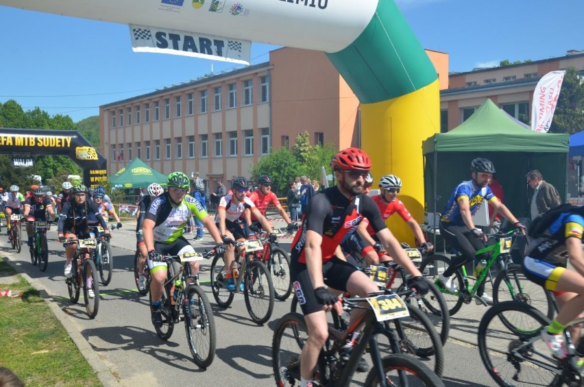 W Walimiu odbyły się zawody II Grand Prix Walimia MTB, w których wystartowało ponad 400 osób