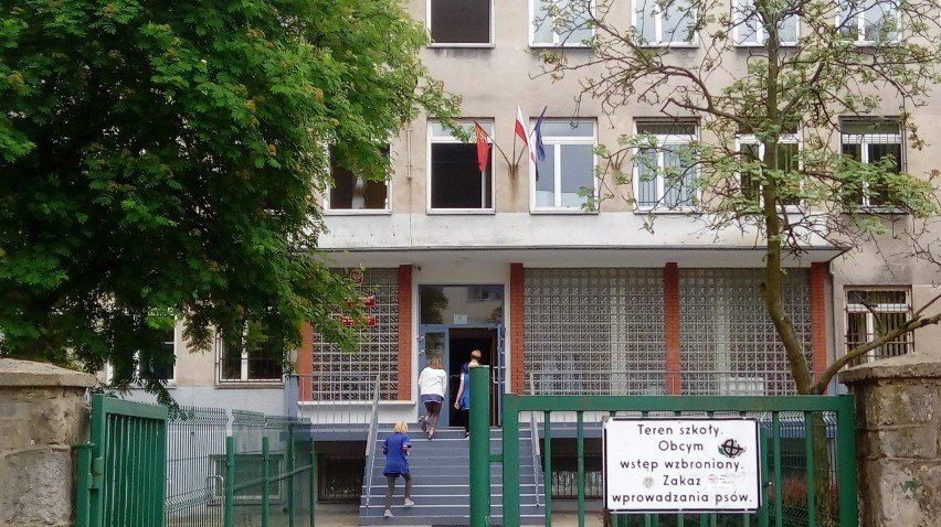 Pożar w Gimnazjum nr 2 w Gdańsku. Ewakuowano 180 osób