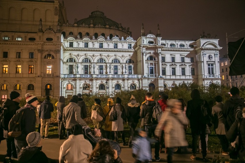 Niezwykły spektakl na fasadzie Teatru Słowackiego