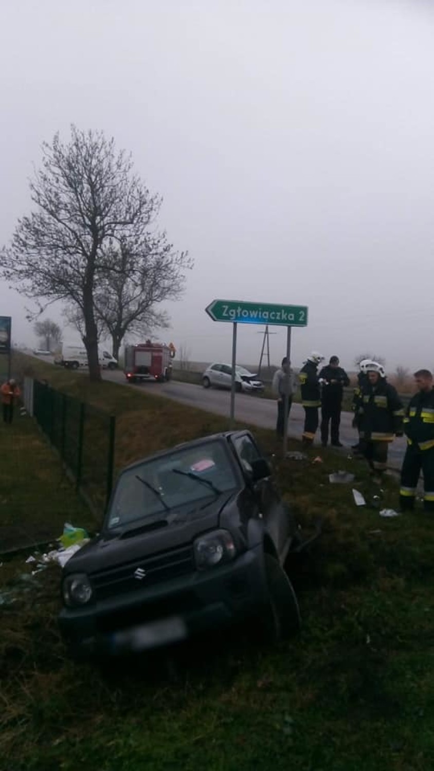 Wypadek w powiecie włocławskim. Zderzenie suzuki z toyotą [zdjęcia]