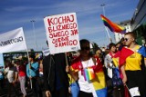 Parada Równości przeszła przez Warszawę. Kolorowa tęcza i tysiące zwolenników LBGT+ [ZDJĘCIA]