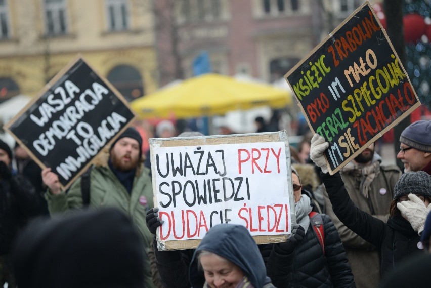 Kraków. Kolejny protest przeciw "ustawie inwigilacyjnej" [ZDJĘCIA]