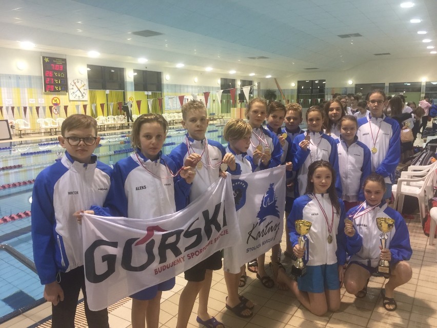 Młodzi pływacy Cartusii zdobyli 14 medali na zawodach w Lęborku
