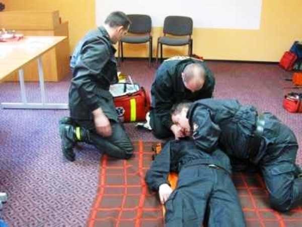 Strażacy wzięli udział w kursie kwalifikowanej pierwszej pomocy