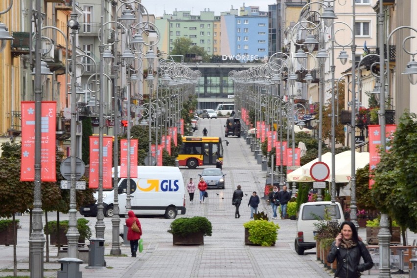 Donice ograniczające ruch na ulicy Sienkiewicza w Kielcach już stoją (ZDJĘCIA)