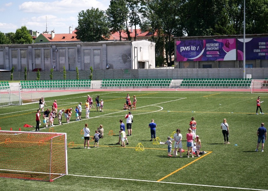 Rodzinne igrzyska sportowe "Ninja Kids Academy" w Jarosławiu [ZDJĘCIA]