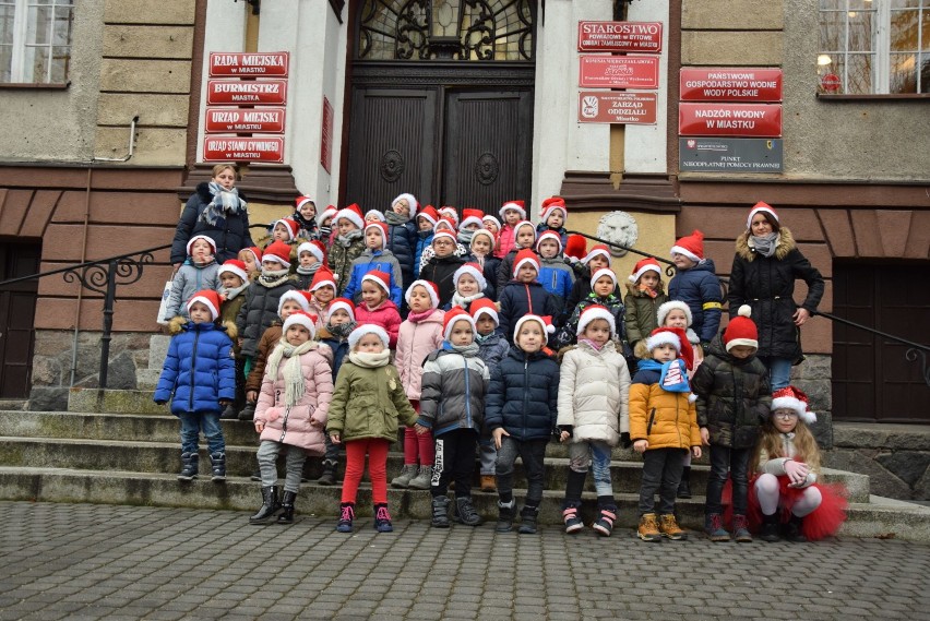 Mikołajki. Przedszkolaki odwiedziły burmistrz Danutę Karaśkiewicz (FOTO)