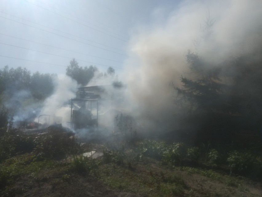 Pożar warsztatu w Maciejowie koło Zduńskiej Woli  [zdjęcia]