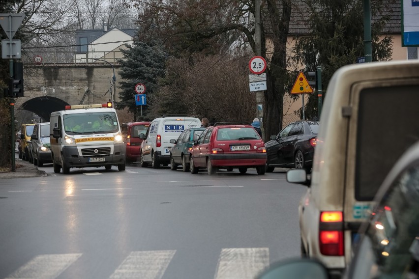 Paraliż drogowy w Krakowie. Bronowice zakorkowane [ZDJĘCIA]