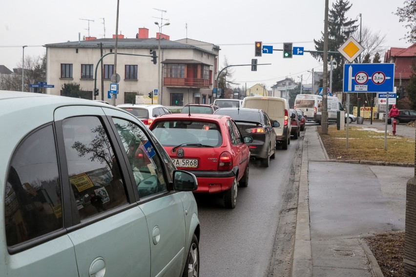 Paraliż drogowy w Krakowie. Bronowice zakorkowane [ZDJĘCIA]