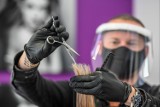 Do salonów fryzjerskich i kosmetycznych w gminie Damasławek trafiły środki ochronne 