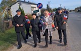 Marsz Niepodległościowy Szkoły Podstawowej w Ostrowie w gminie Brzeźnio 2023 ZDJĘCIA