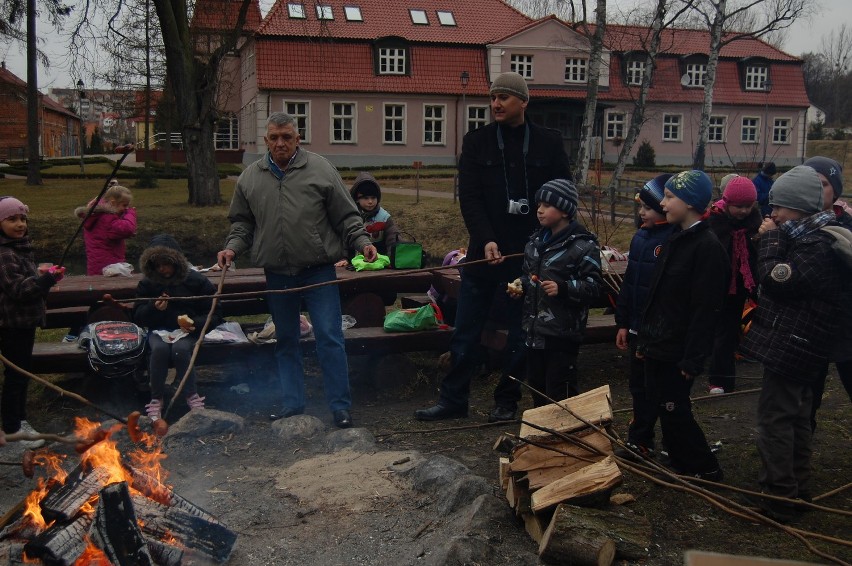 Osadzeni powiesili budki lęgowe