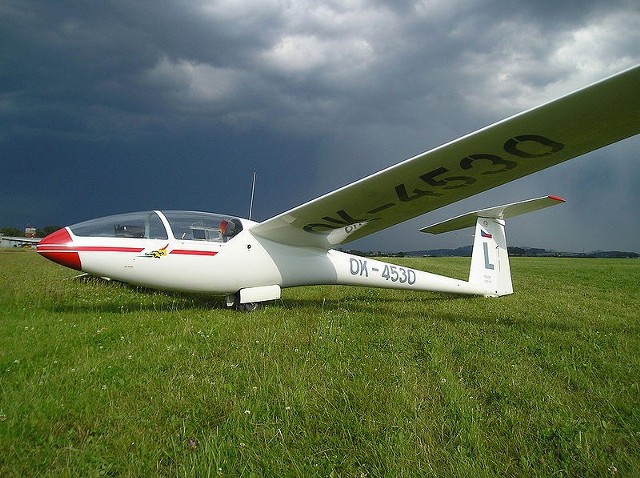 Źródło: http://commons.wikimedia.org/wiki/File:Glider_VSO-10_Vosa.jpg?uselang=pl