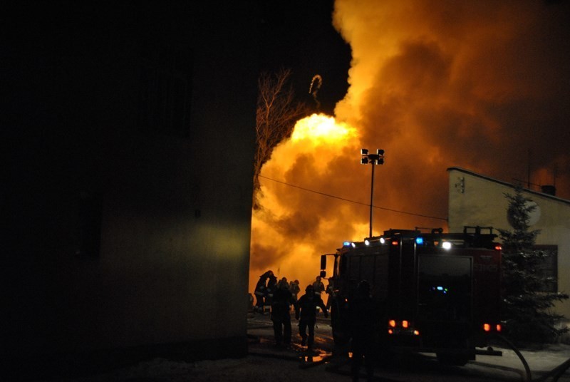 Nocny pożar na ul. POW w Sieradzu (zdjęcia)