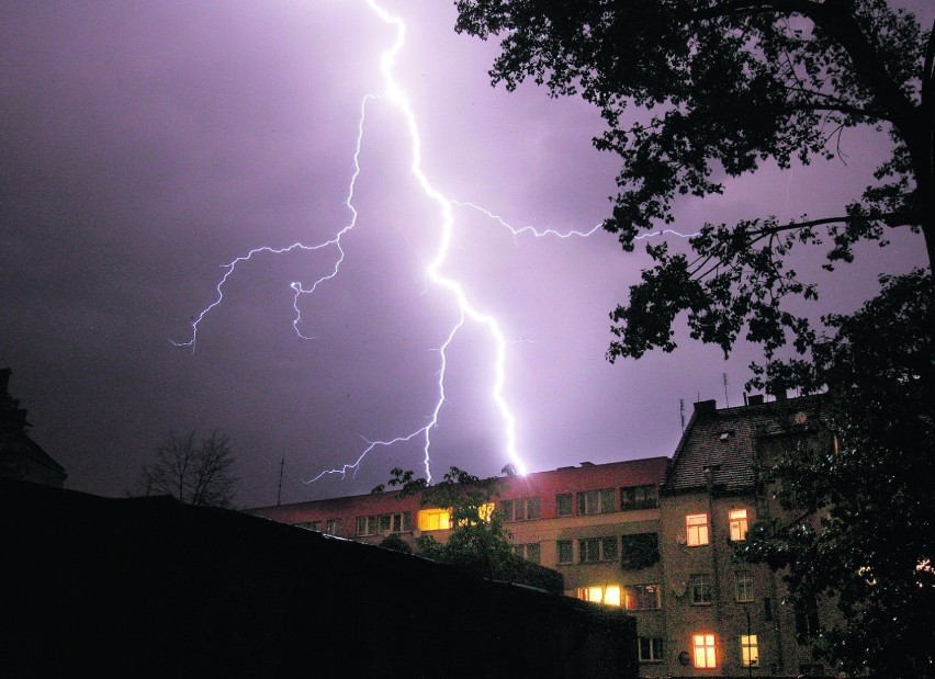Uwaga! Ostrzeżenie dla Dolnego Śląska przed burzami z gradem i silnym wiatrem 