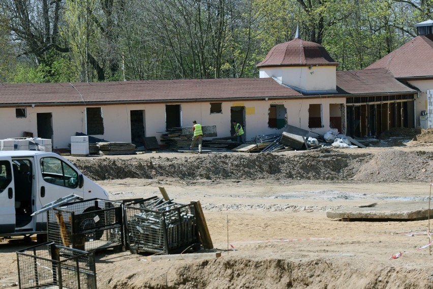 Budowa letnich basenów przy ulicy Stromej w Legnicy.