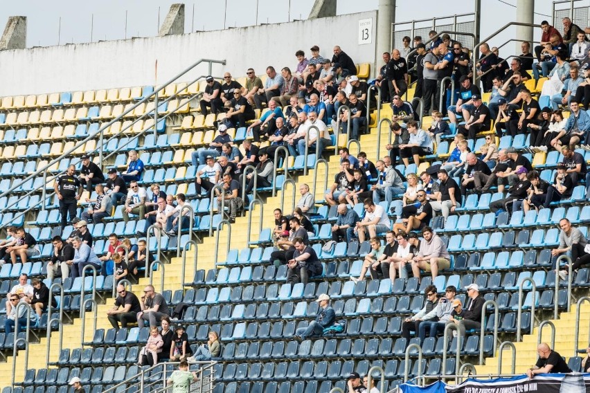 Kibice dobrze bawili się na derbach Zawisza Bydgoszcz -...