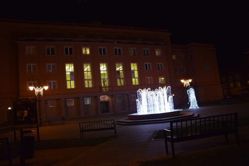 Iluminacje świąteczne 2017 w Tychach. Plac św. Anny.