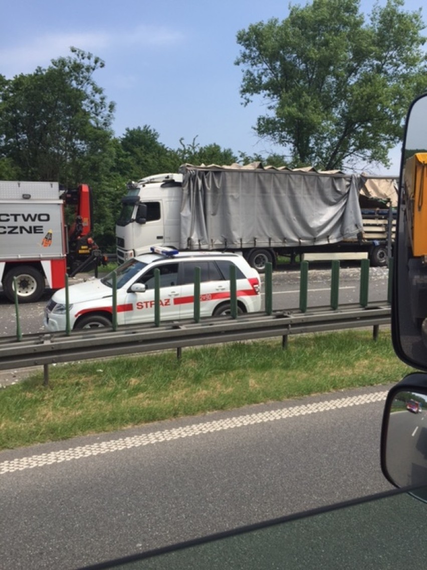 Wypadek na A4: zderzyły się ciężarówki na obwodnicy Krakowa