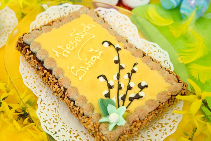 Widzialna Ręka w Radomsku: Radosna Wielkanoc dla "skoszarowanych" placówek. Upiecz ciasto dla DPS!