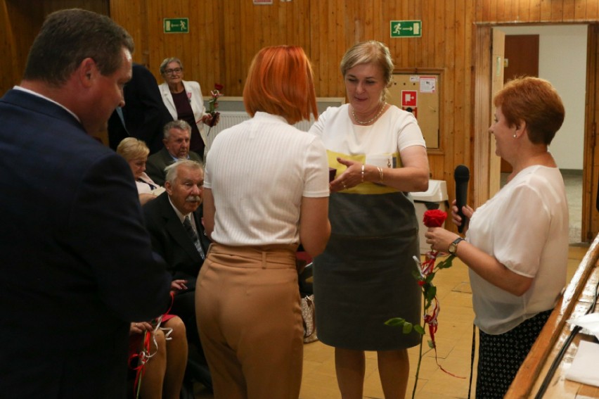50 lecie pożycia małżeńskiego w gminie Działoszyn. Medale nadano 27 parom[FOTO]