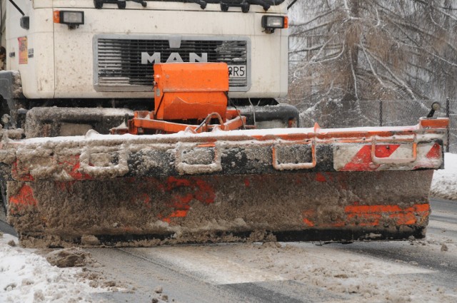 MPGK w Jeleniej Górze ostrzega: zimą firma może mieć problemy z odśnieżaniem ulic