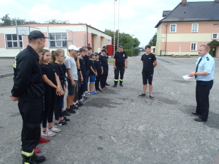 Drużyna Młodzieżowa z Batorowa odwiedziła siedzibę straży pożarnej w Złotowie