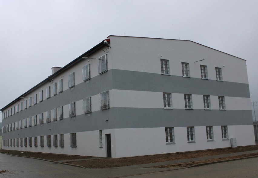 Więzienie w Czarnem koło Szczecinka. Tak odbywają karę w nowym pawilonie [zdjęcia]