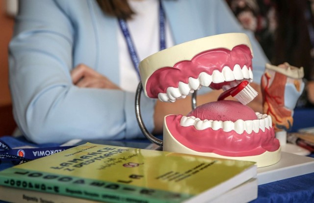 Polskie badania mogą zostać wykorzystane nie tylko do prac nad „trzecimi zębami”. Można przypuszczać, że wyniki badań mogą znaleźć zastosowanie w przypadkach  zapaleń wokół implantów.