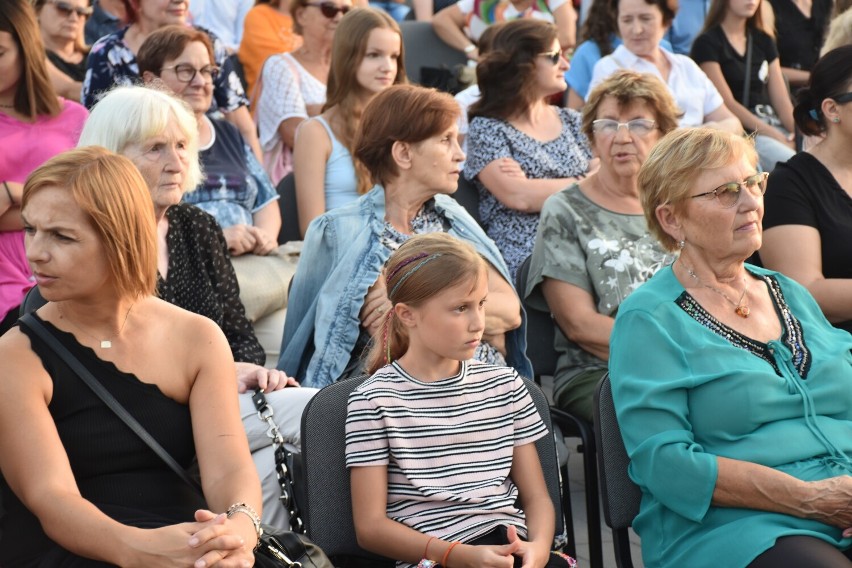 Pleszew. Koncert na torowisku. Muzyczna uczta z Marią...