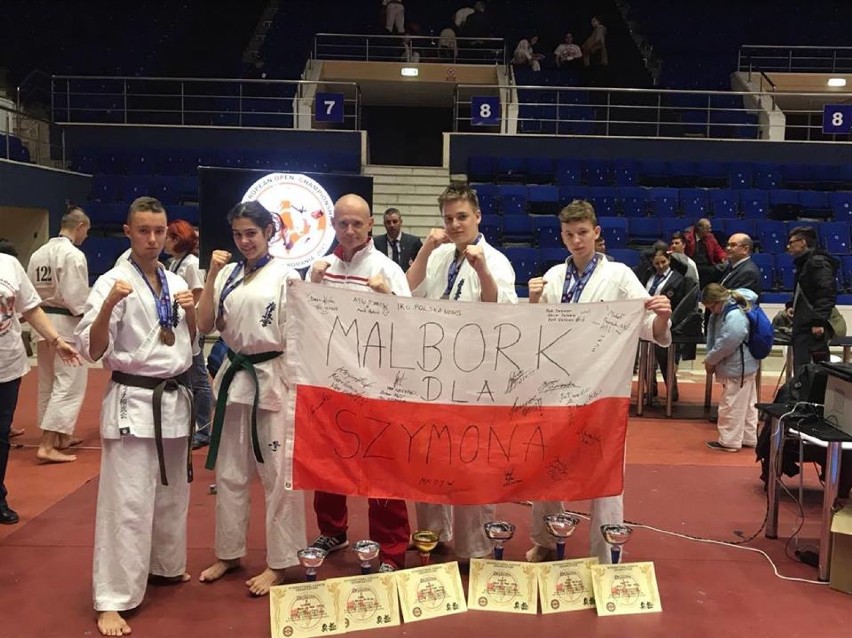 Malborscy karatecy z medalami Pucharu Europy. Sukces zadedykowali Szymonowi