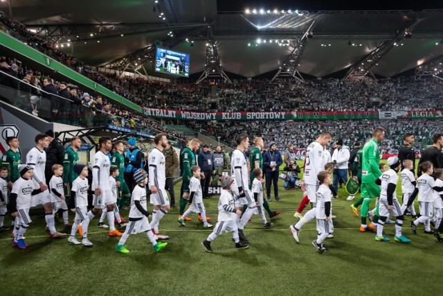 13 sierpnia Legia Warszawa ogłosiła nowego trenera. Trzeciego już w tym sezonie. Legionistów poprowadzi Ricardo Sa Pinto, Portugalczyk, który w poprzednich sezonach był trenerem m.in. klubu Sporting Lizbona. Można się także spodziewać zmian w sztabie szkoleniowym.