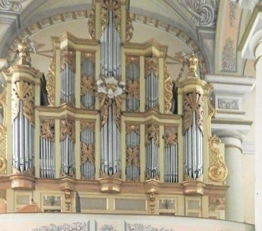 Organy Sauera to wielki, zabytkowy instrument, który obecnie...