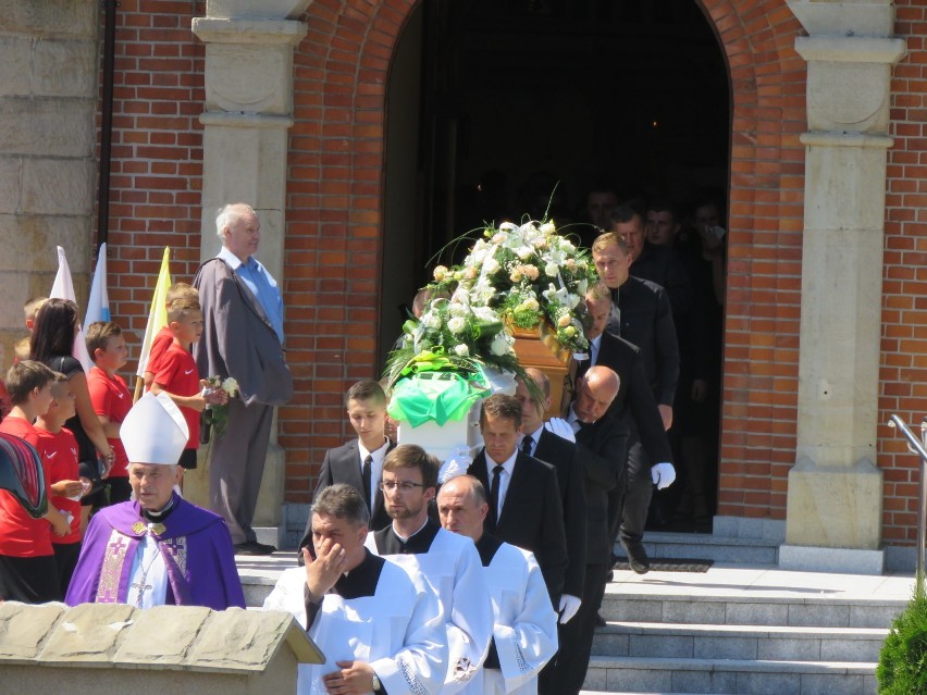 Uroczystości pogrzebowe w Wysokiej. Beatę i Kacperka żegnała...