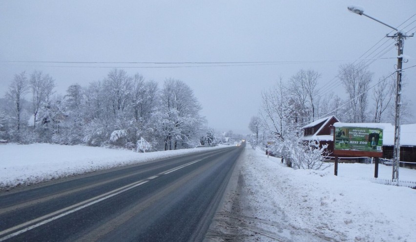 Obecna droga z Rabki do Chyżnego jest bardzo mocno...