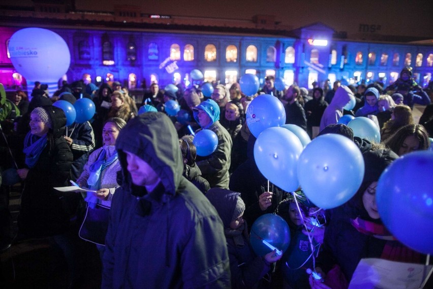 1 i 2 kwietnia budynki w Warszawie zaświecą na niebiesko w...